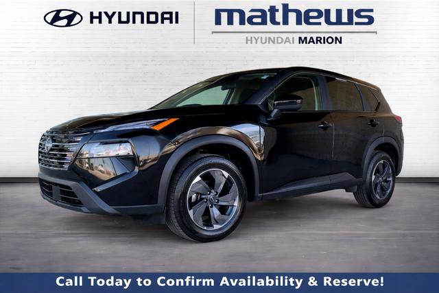 Used 2025 Nissan Rogue SV image 2