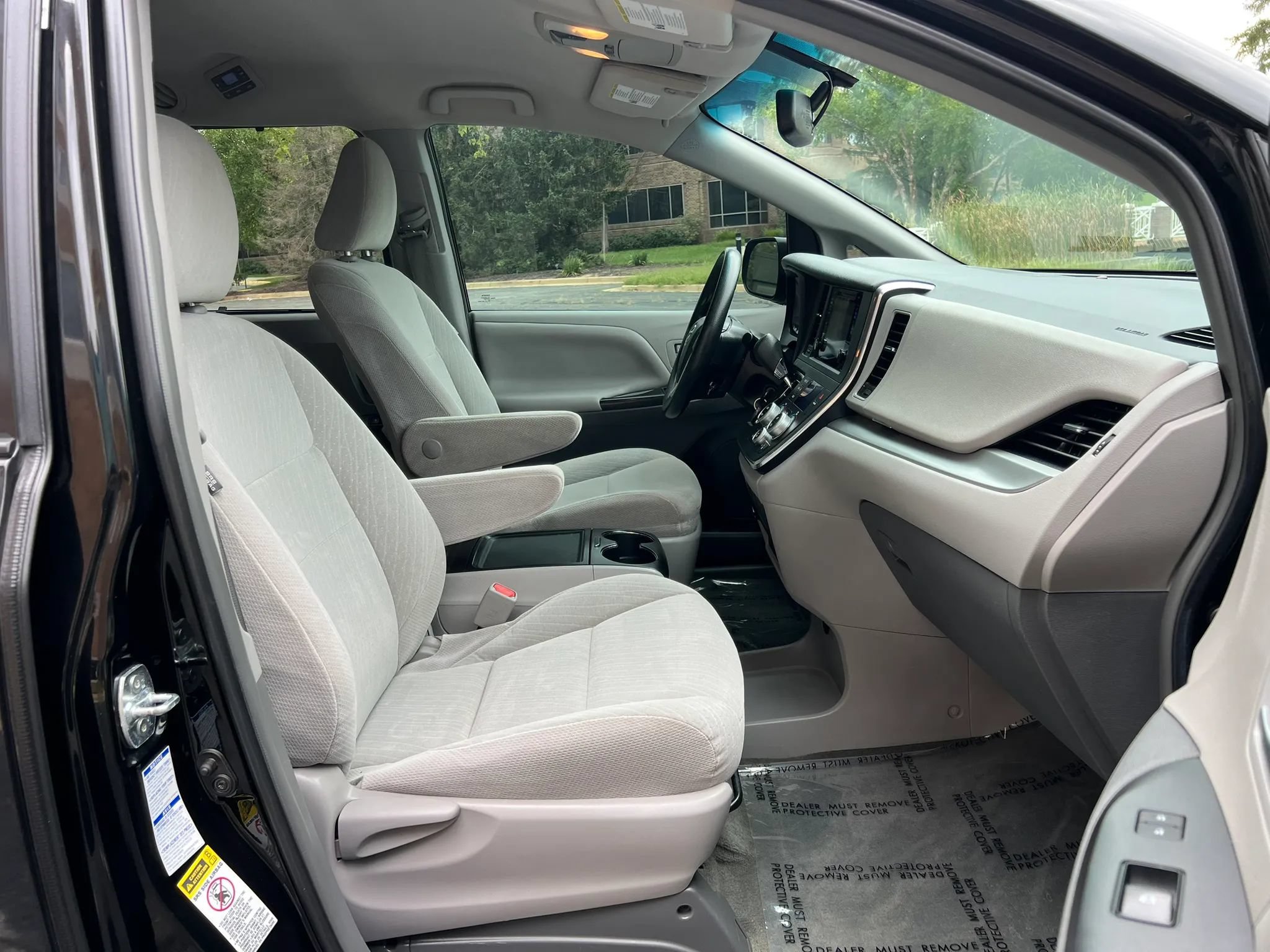 Used 2017 Toyota Sienna LE w/ Protection Package AWD/4WD image 16