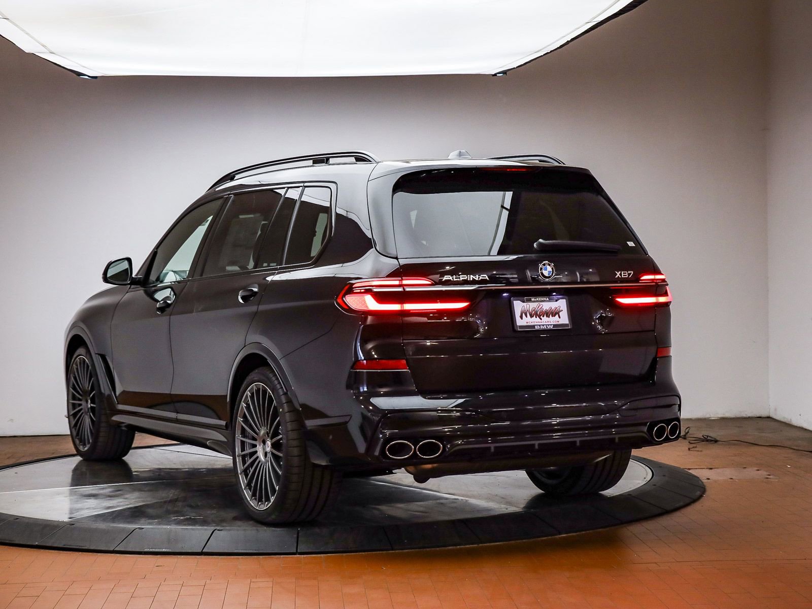 New 2026 BMW ALPINA XB7 image 2