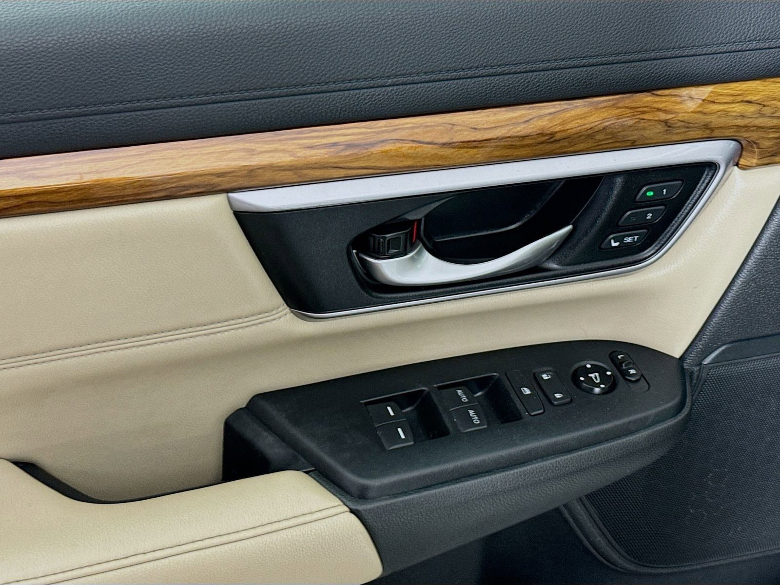 Used 2017 Honda CR-V EX-L image 20