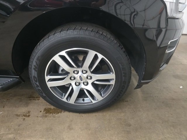 Used 2024 Ford Expedition Max Limited image 2