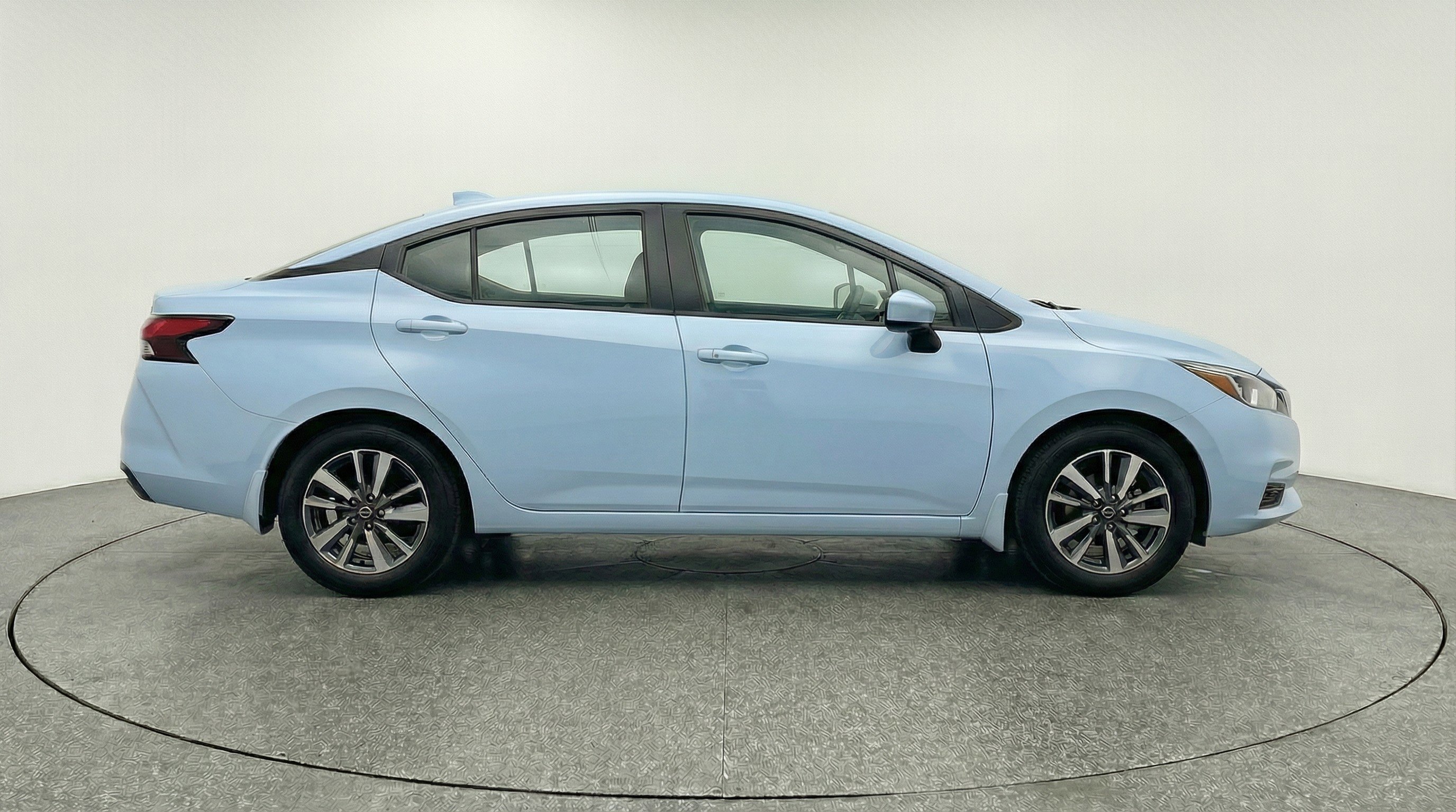 Used 2025 Nissan Versa SV image 11