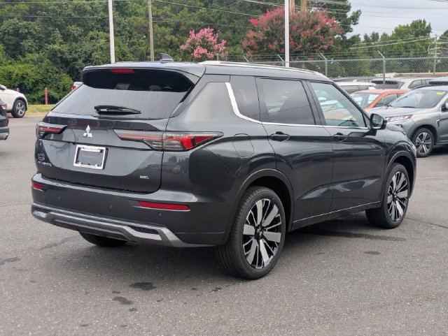 New 2025 Mitsubishi Outlander SEL FWD image 3
