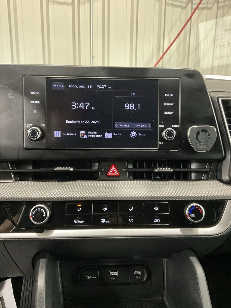 Used 2025 Kia Sportage LX image 16