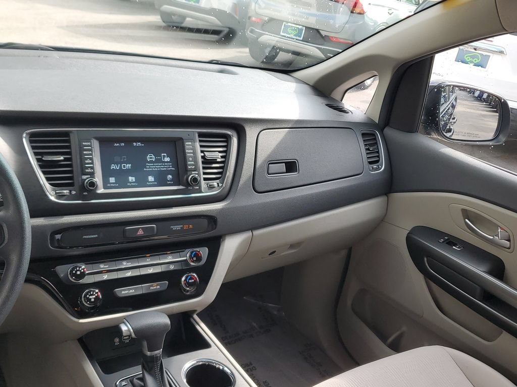 Used 2020 Kia Sedona LX FWD image 19