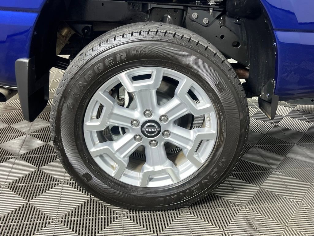 Used 2024 Nissan Titan SV w/ SV Convenience Package image 11