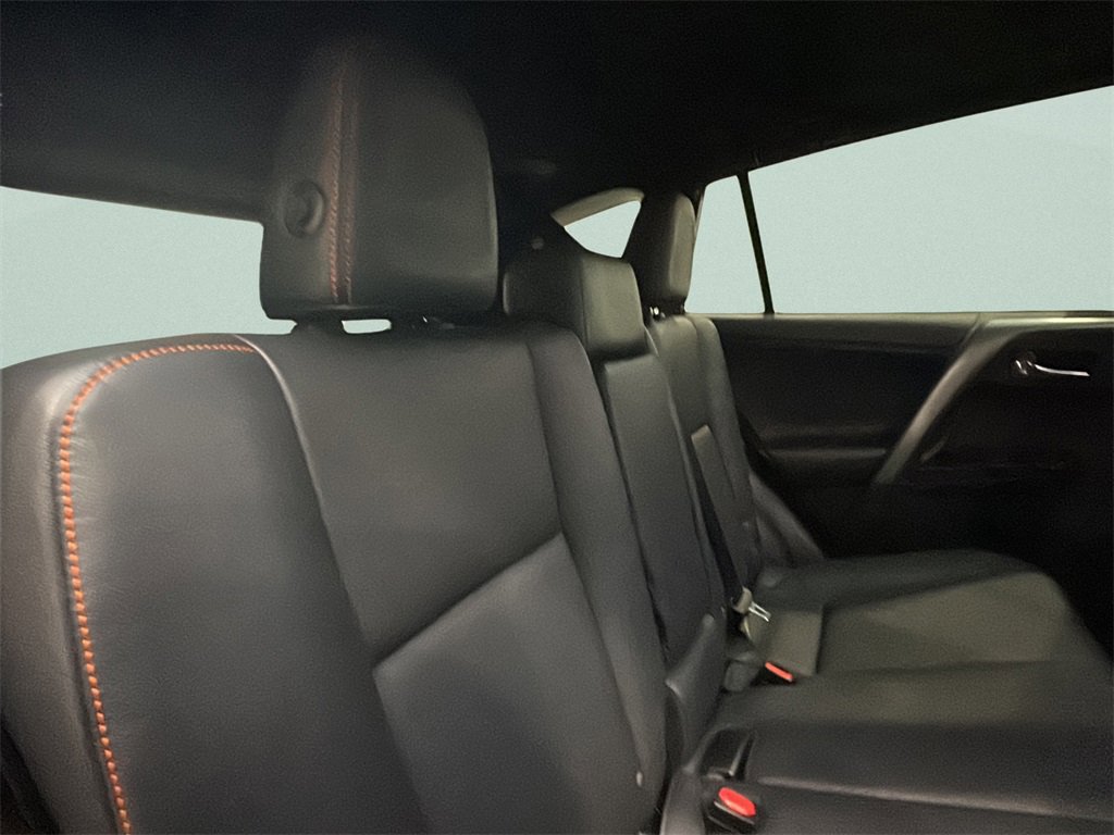 Used 2016 Toyota RAV4 SE image 14