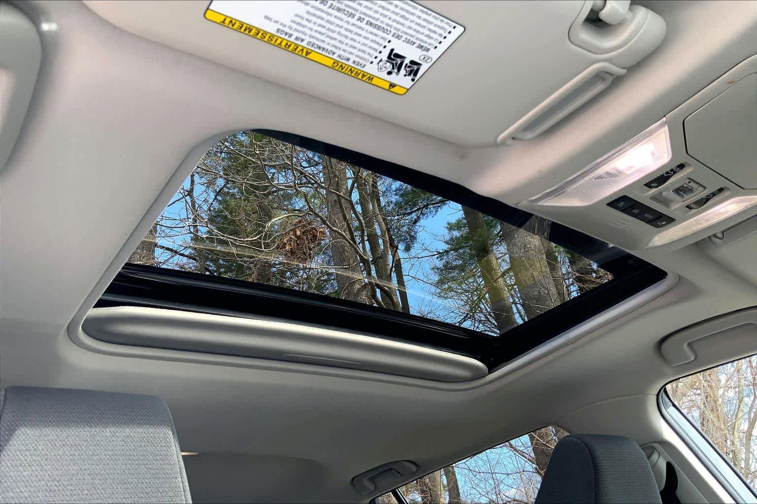 Used 2022 Toyota RAV4 XLE w/ Convenience Package AWD/4WD image 14