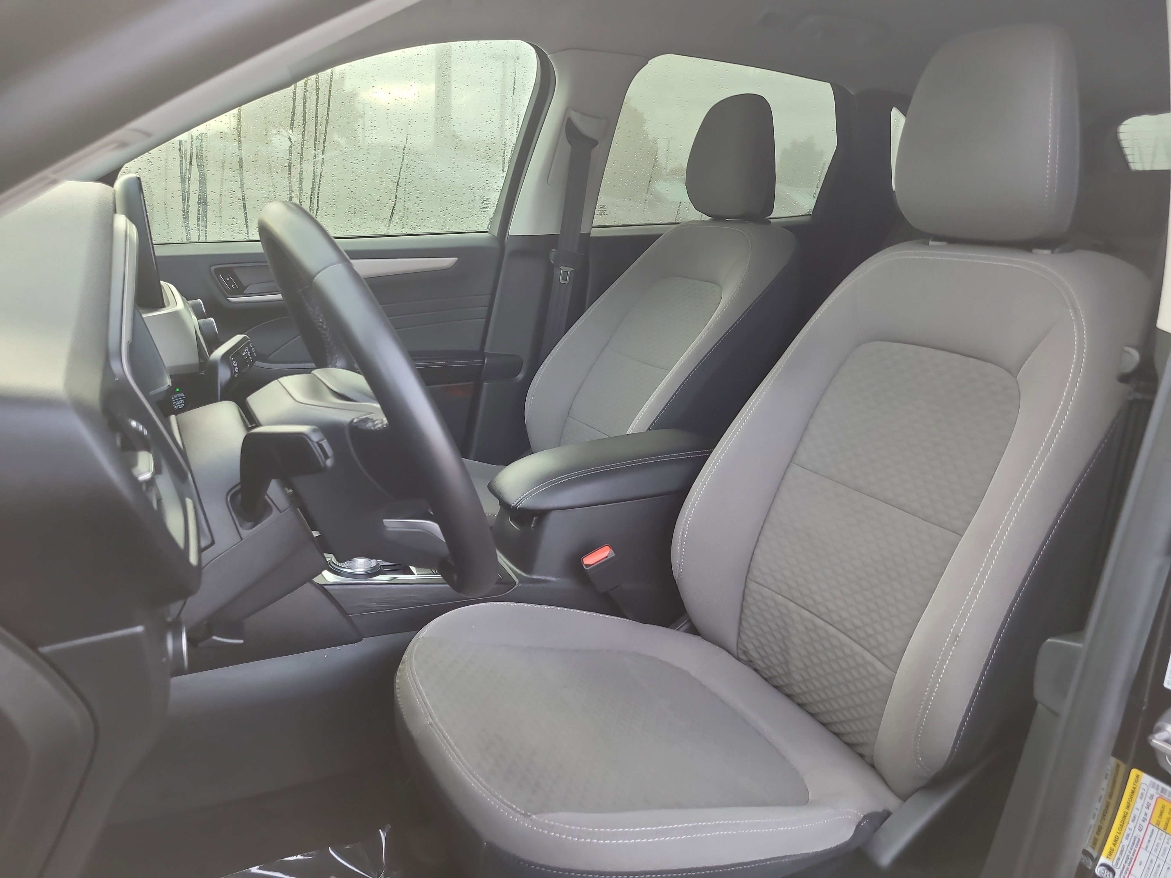 Used 2022 Ford Escape SE w/ SE Sport Appearance Package FWD image 21