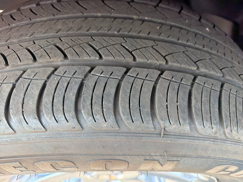 Used 2012 RAM 1500 Laramie AWD/4WD image 12