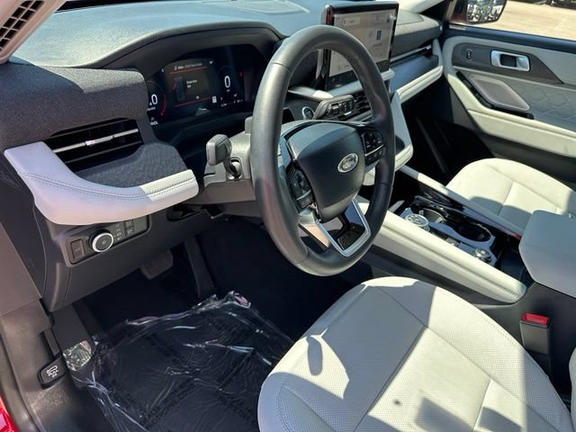 Used 2025 Ford Explorer Platinum w/ Ultimate Package AWD/4WD image 23