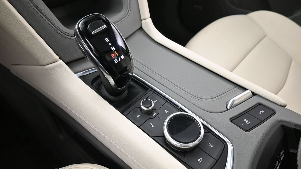 Certified 2023 Cadillac XT6 Premium Luxury FWD image 27