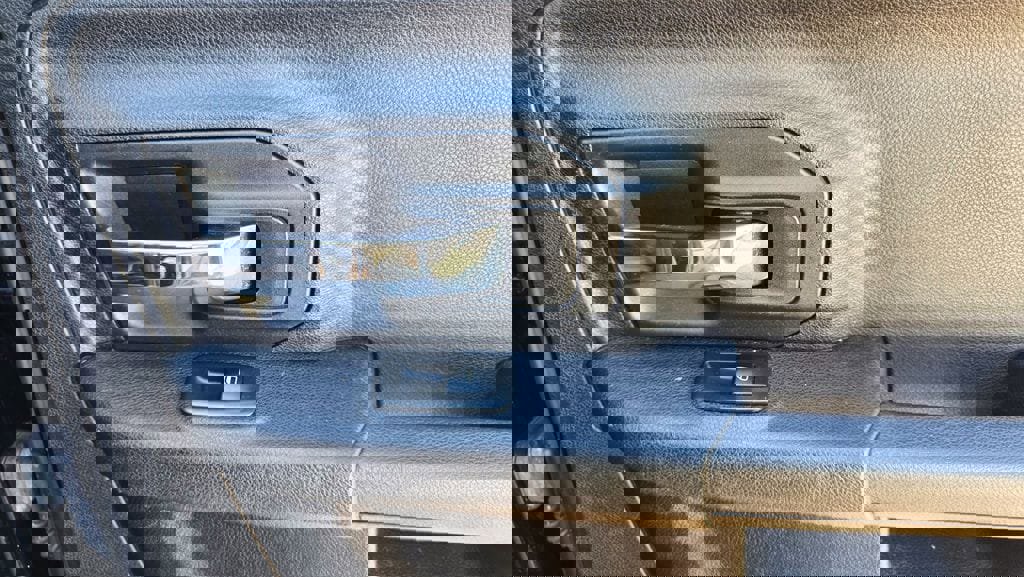 Used 2013 RAM 1500 Sport image 26