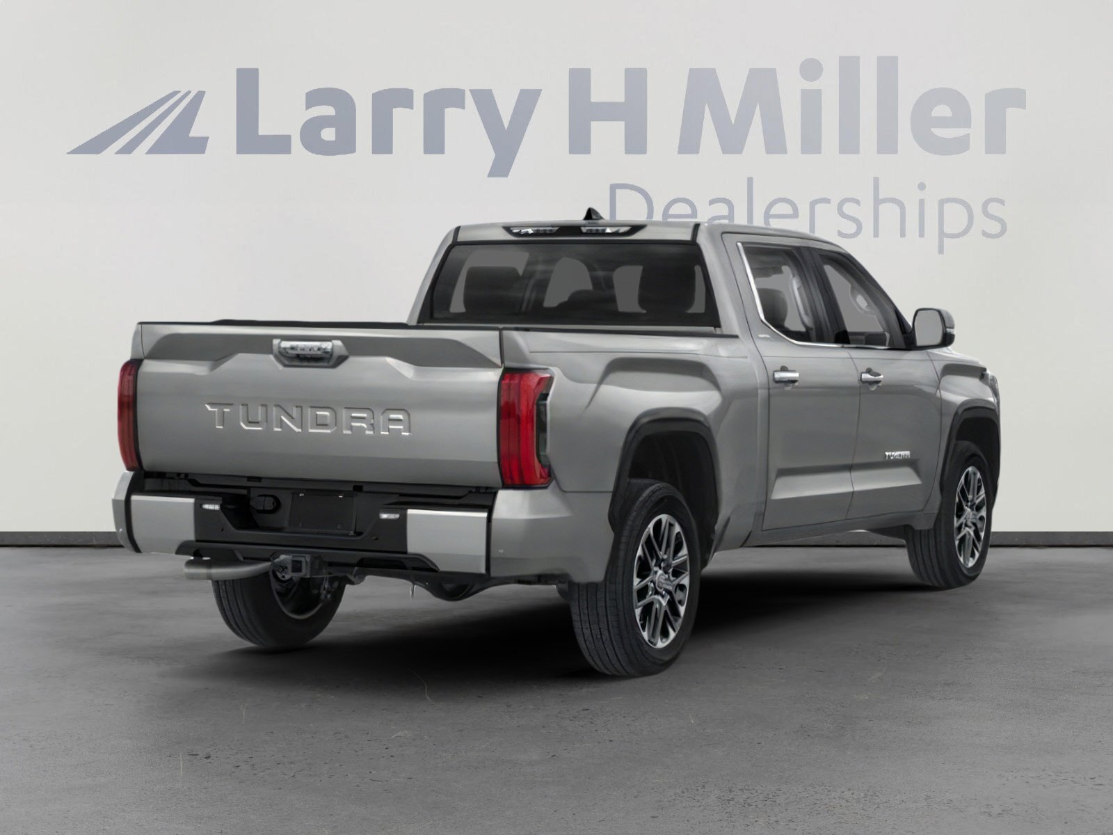 Used 2022 Toyota Tundra Limited w/ TRD Off-Road Package image 2