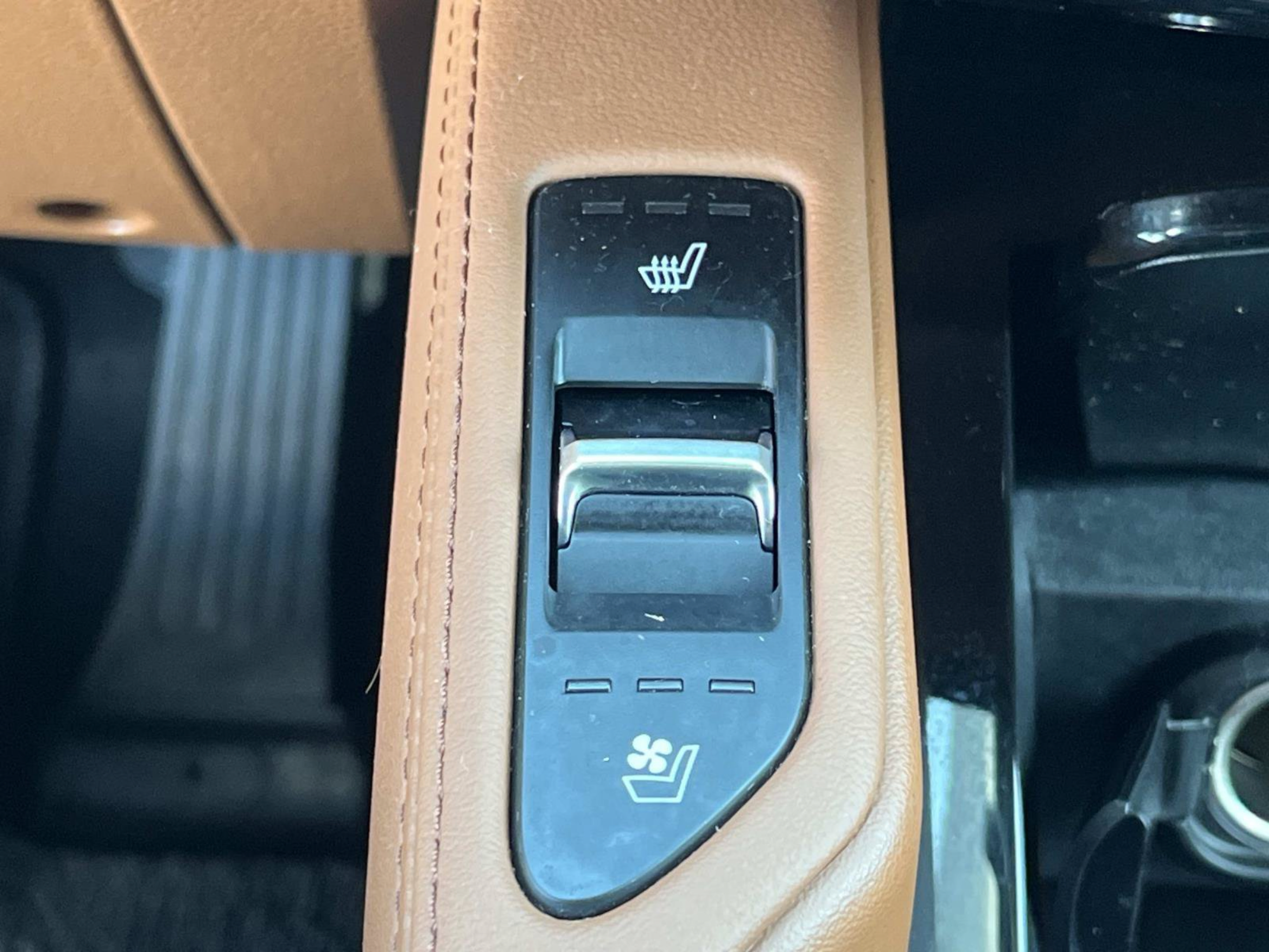 Used 2024 Kia Telluride EX X-Line AWD/4WD image 38