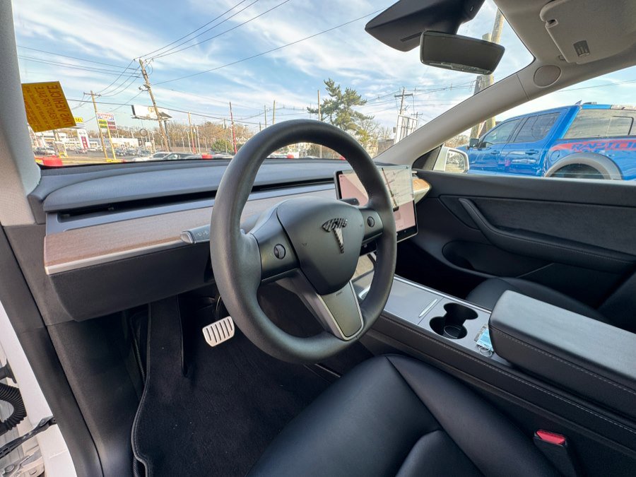 Used 2022 Tesla Model Y Performance image 23