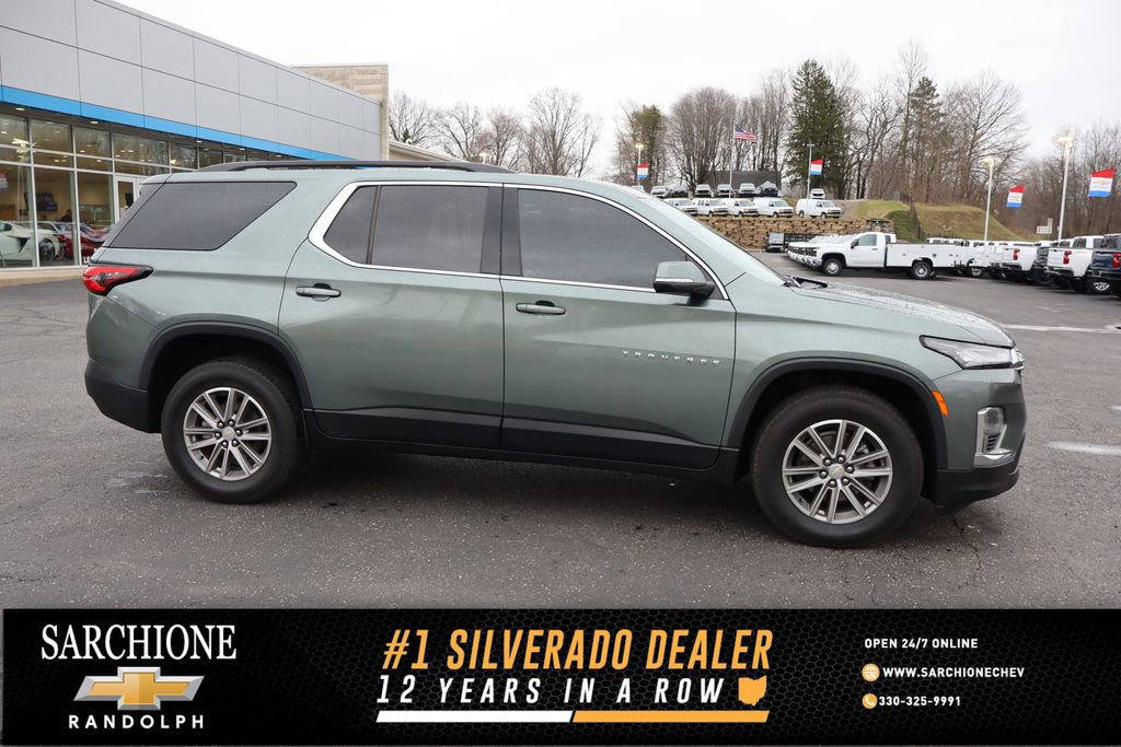 Used 2023 Chevrolet Traverse LT image 1