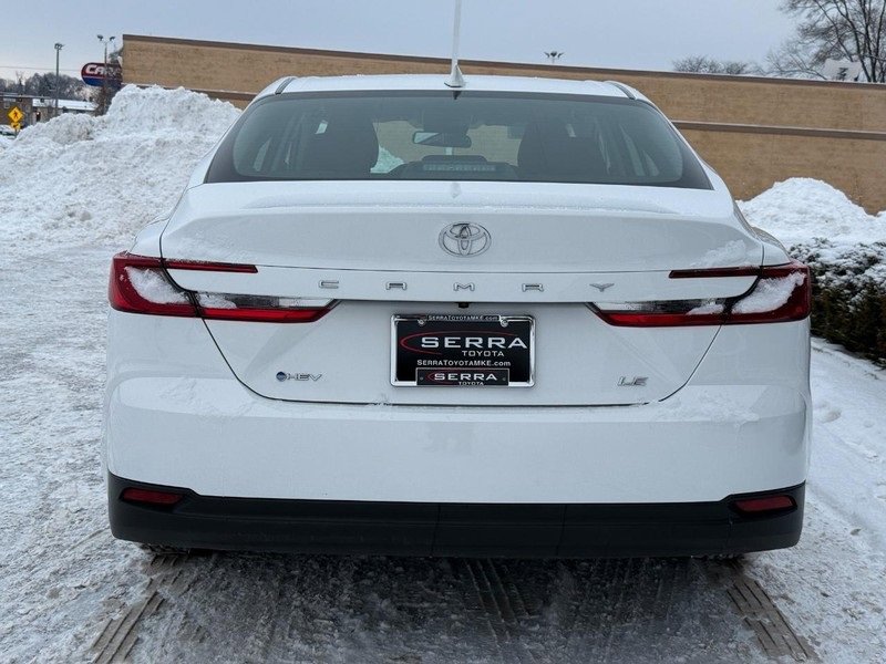 Used 2025 Toyota Camry LE image 4