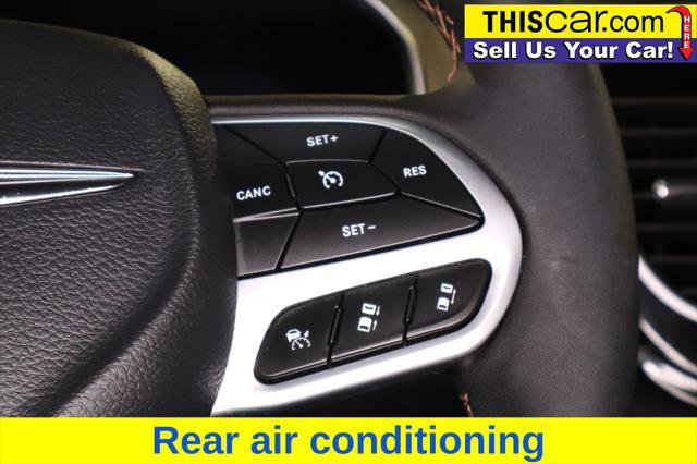 Used 2025 Chrysler Pacifica Pinnacle FWD image 19