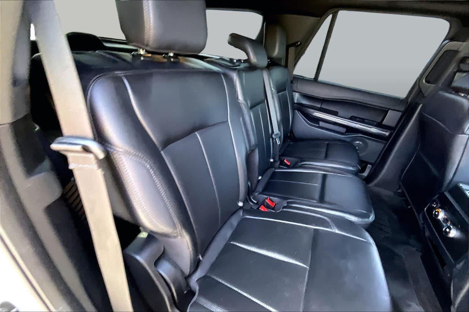 Used 2021 Ford Expedition XLT AWD/4WD image 19