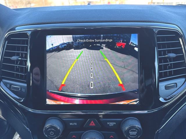 Used 2019 Jeep Grand Cherokee Limited image 15