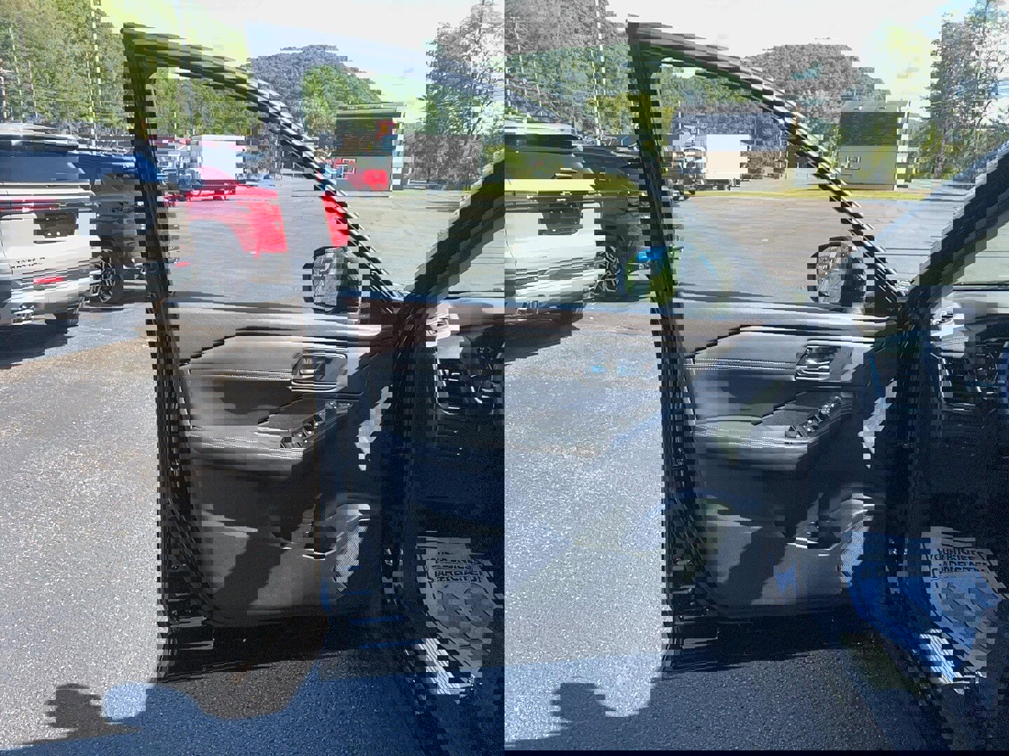 Used 2022 Nissan Rogue SV w/ SV Premium Package image 11