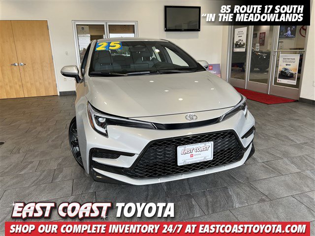Certified 2025 Toyota Corolla SE image 1