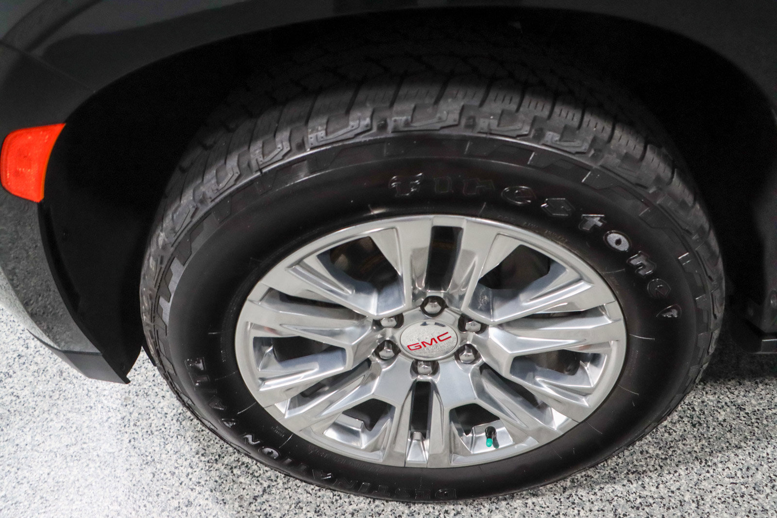 Used 2023 GMC Yukon Denali image 11