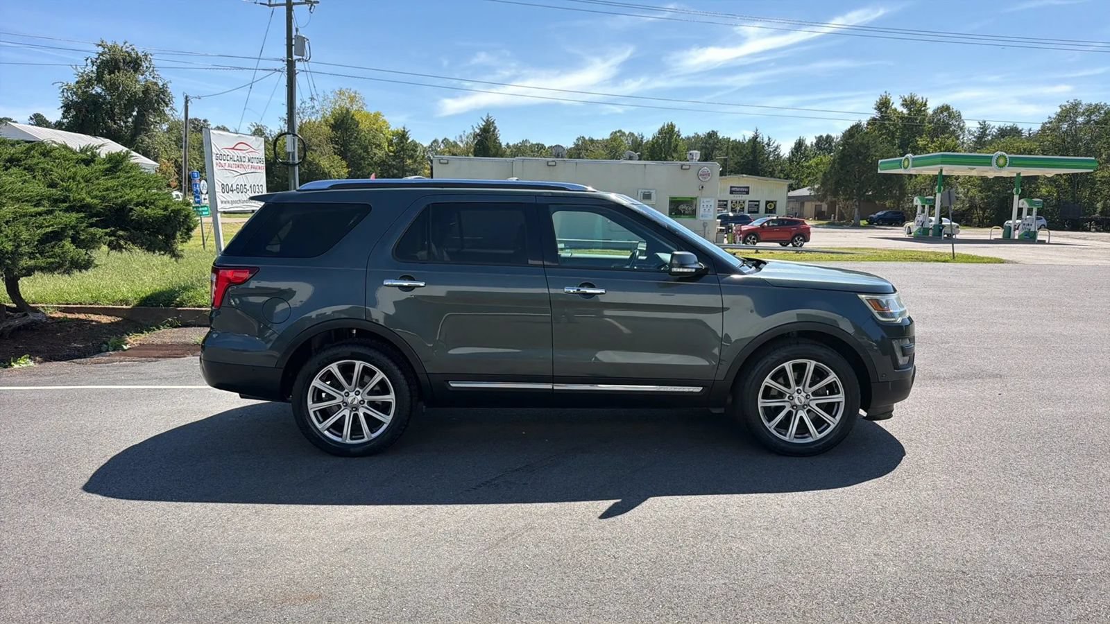 Used 2016 Ford Explorer Limited w/ Equipment Group 301A AWD/4WD image 8
