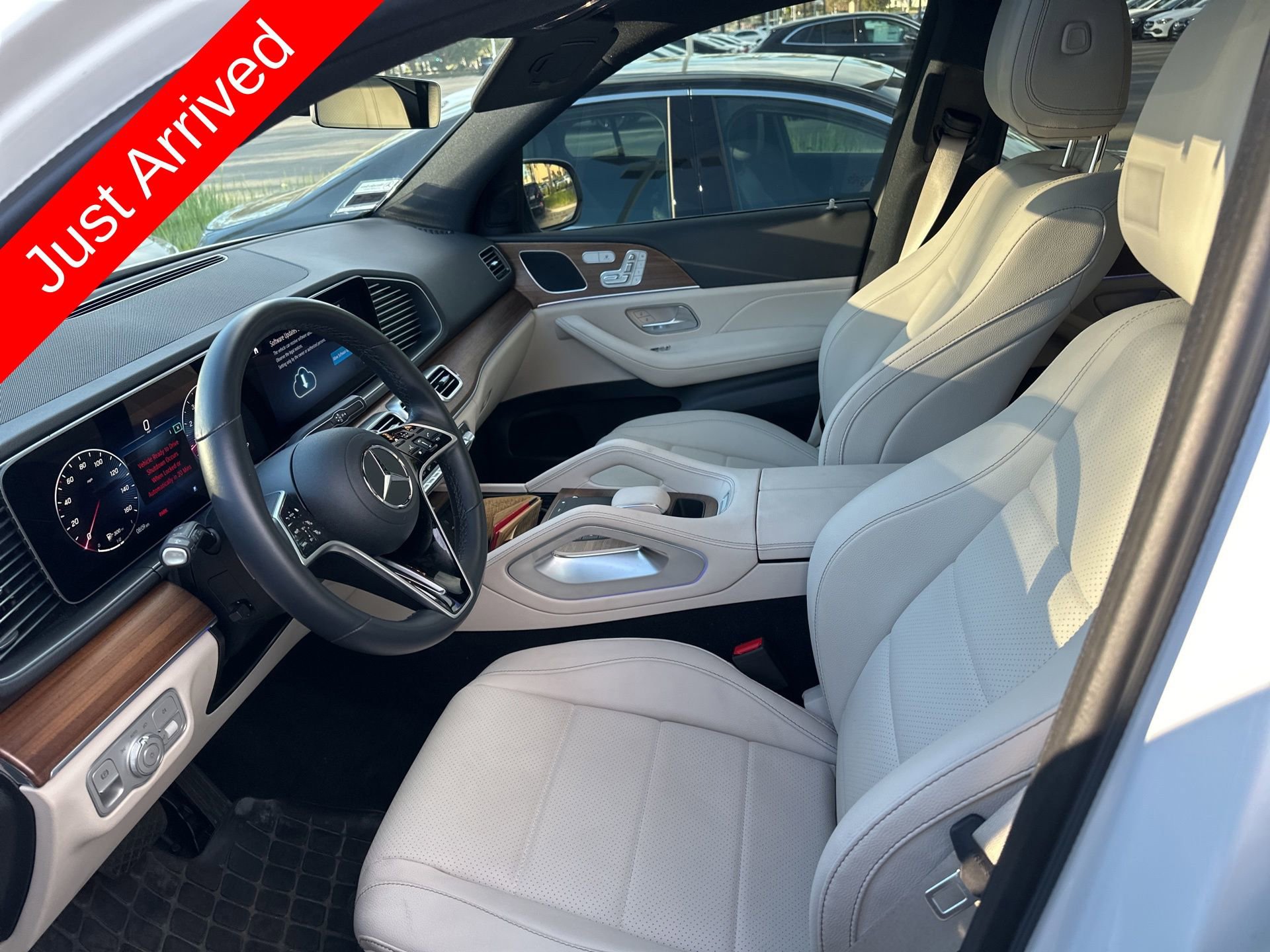 Used 2025 Mercedes-Benz GLE 350 4MATIC image 5