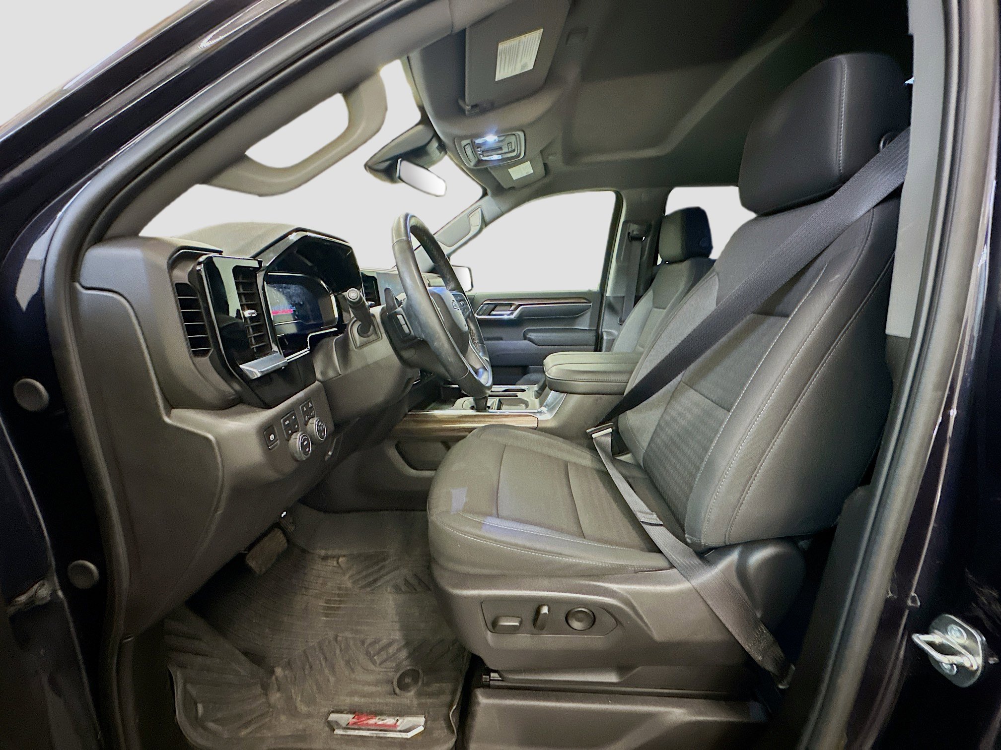Used 2024 Chevrolet Silverado 1500 LT Trail Boss w/ Convenience Package II image 13