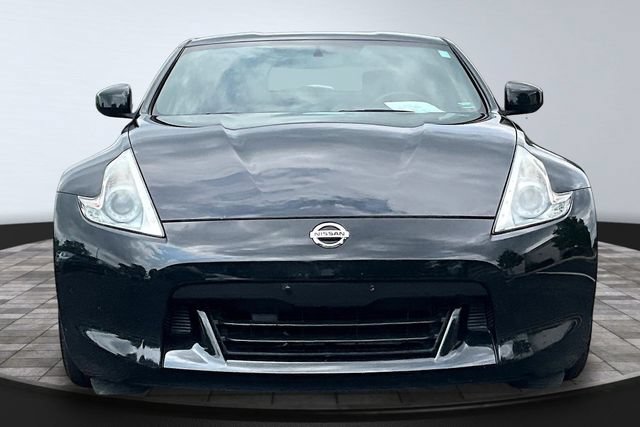 Used 2012 Nissan 370Z Coupe RWD image 2
