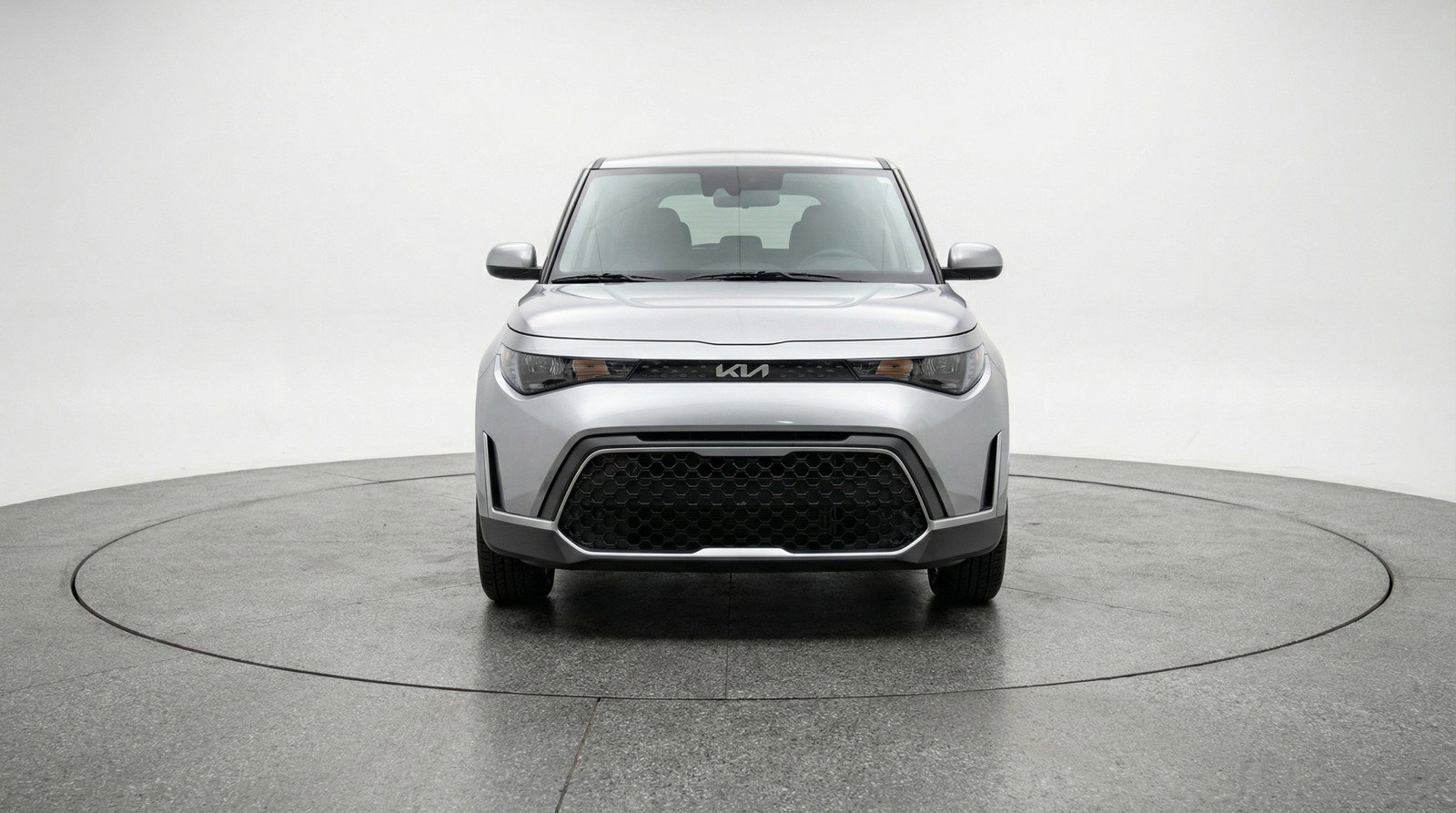 Used 2025 Kia Soul LX w/ LX Technology Package image 2