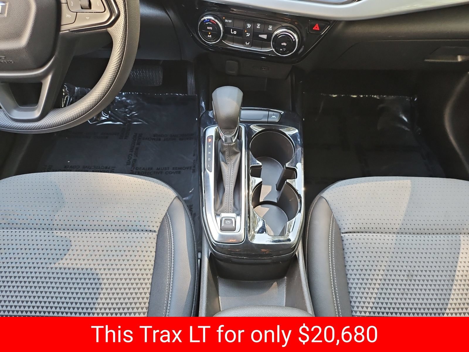 Used 2025 Chevrolet Trax LT FWD image 31