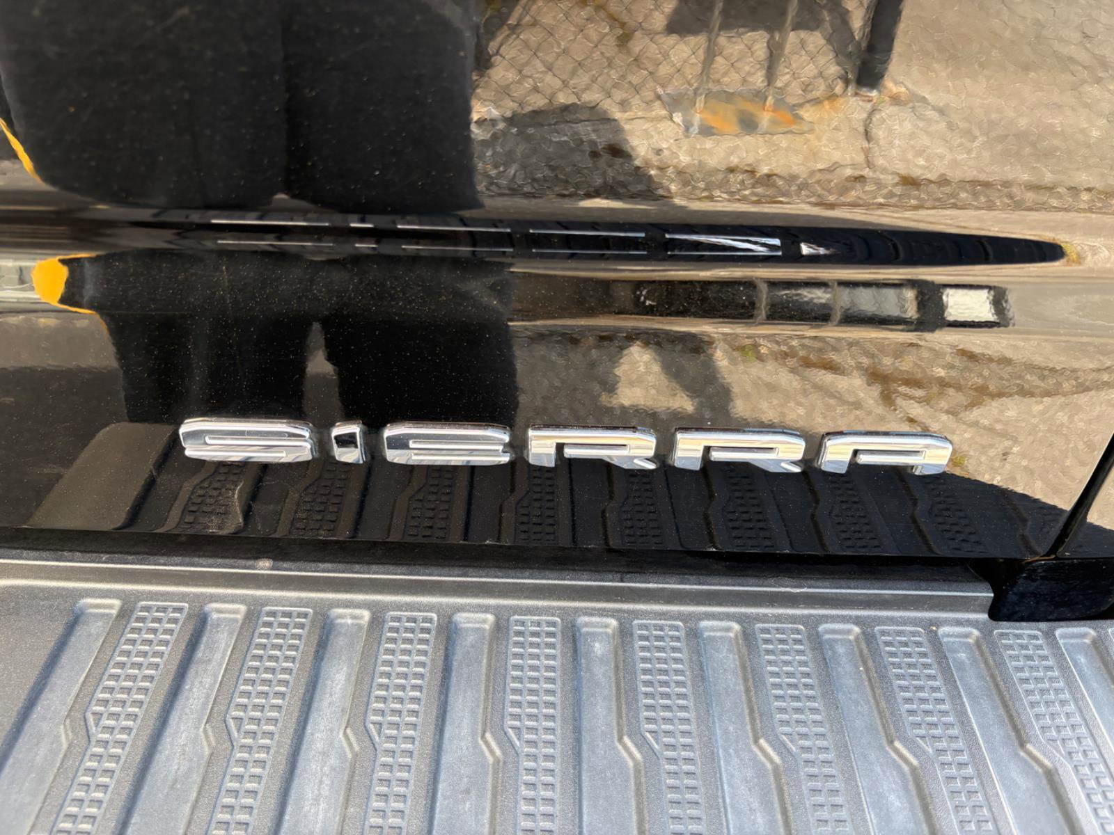 Used 2022 GMC Sierra 1500 Denali w/ Denali Reserve Package image 11