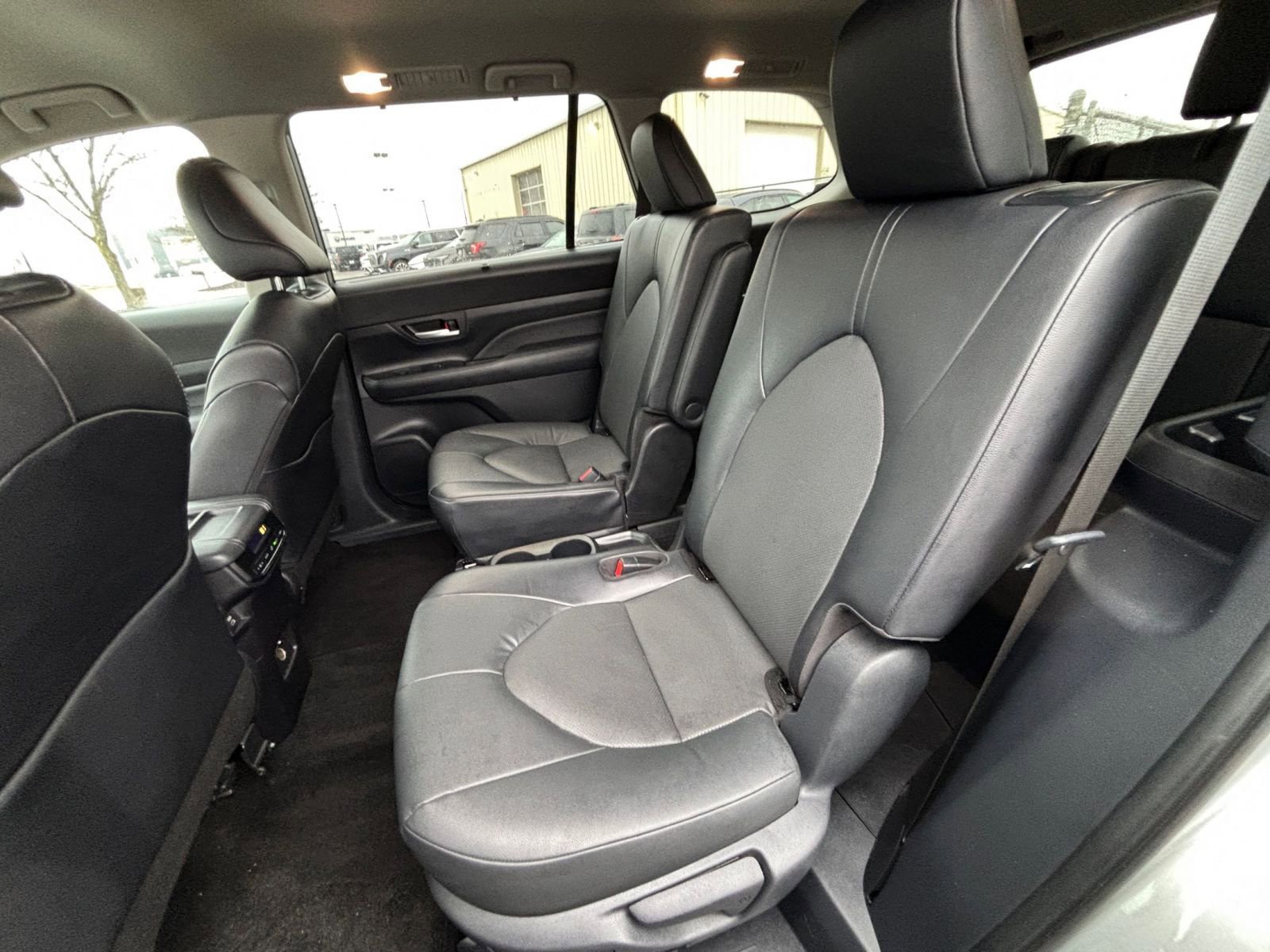 Used 2024 Toyota Grand Highlander XLE image 28