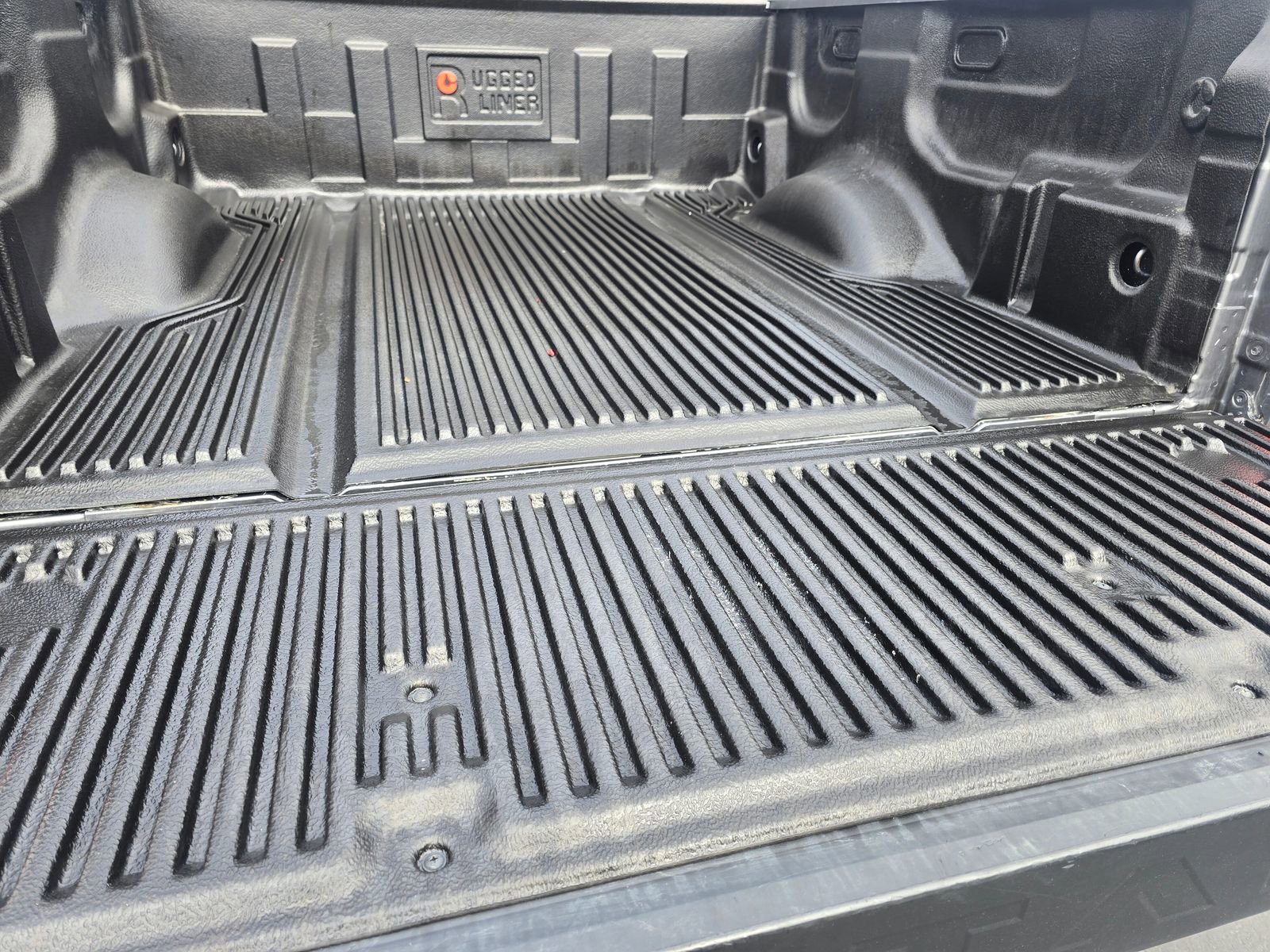 Used 2022 Nissan Titan SV AWD/4WD image 30