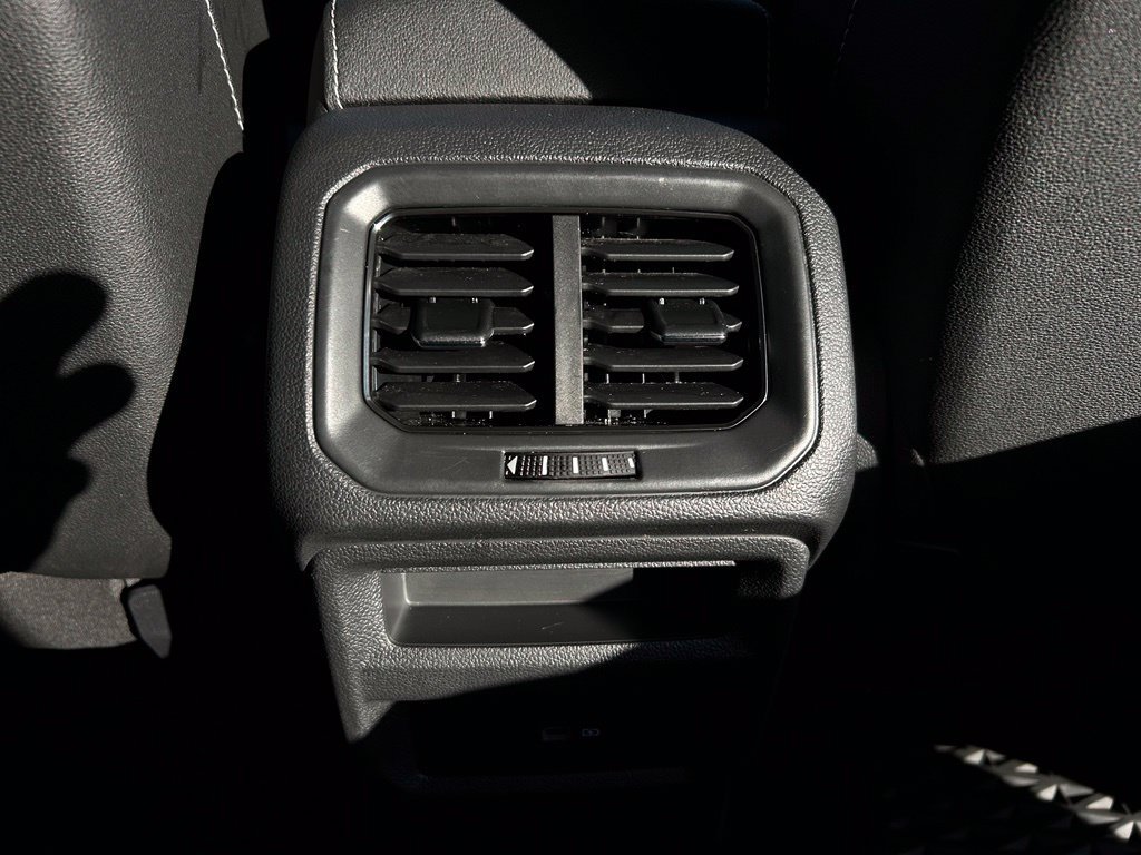 Certified 2023 Volkswagen Taos SE FWD image 42