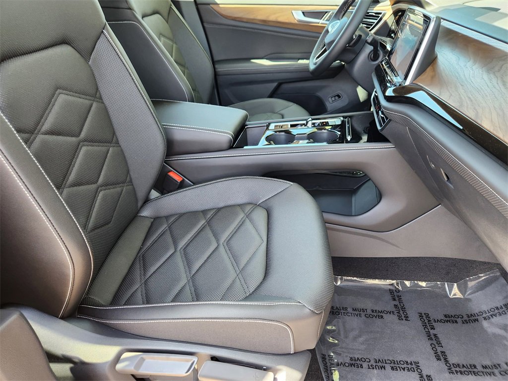 New 2025 Volkswagen Atlas Peak Edition SE image 16