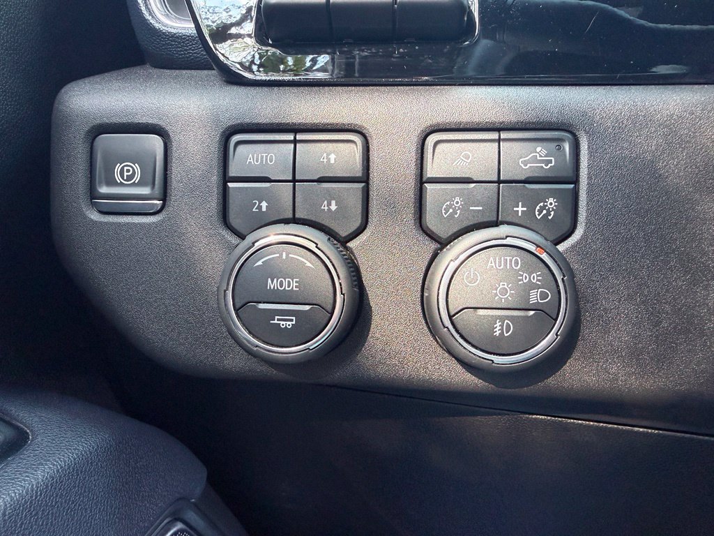 Used 2026 Chevrolet Silverado 2500 High Country w/ Technology Package AWD/4WD image 42