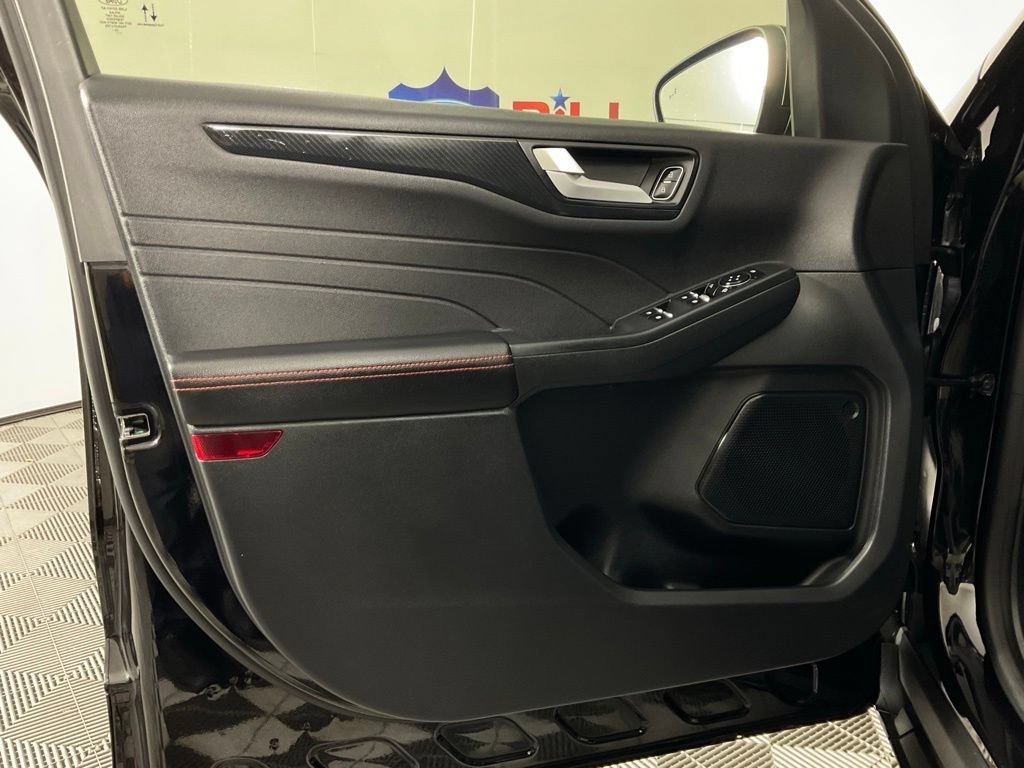 Used 2023 Ford Escape ST-Line w/ Tech Pack #1 FWD image 11