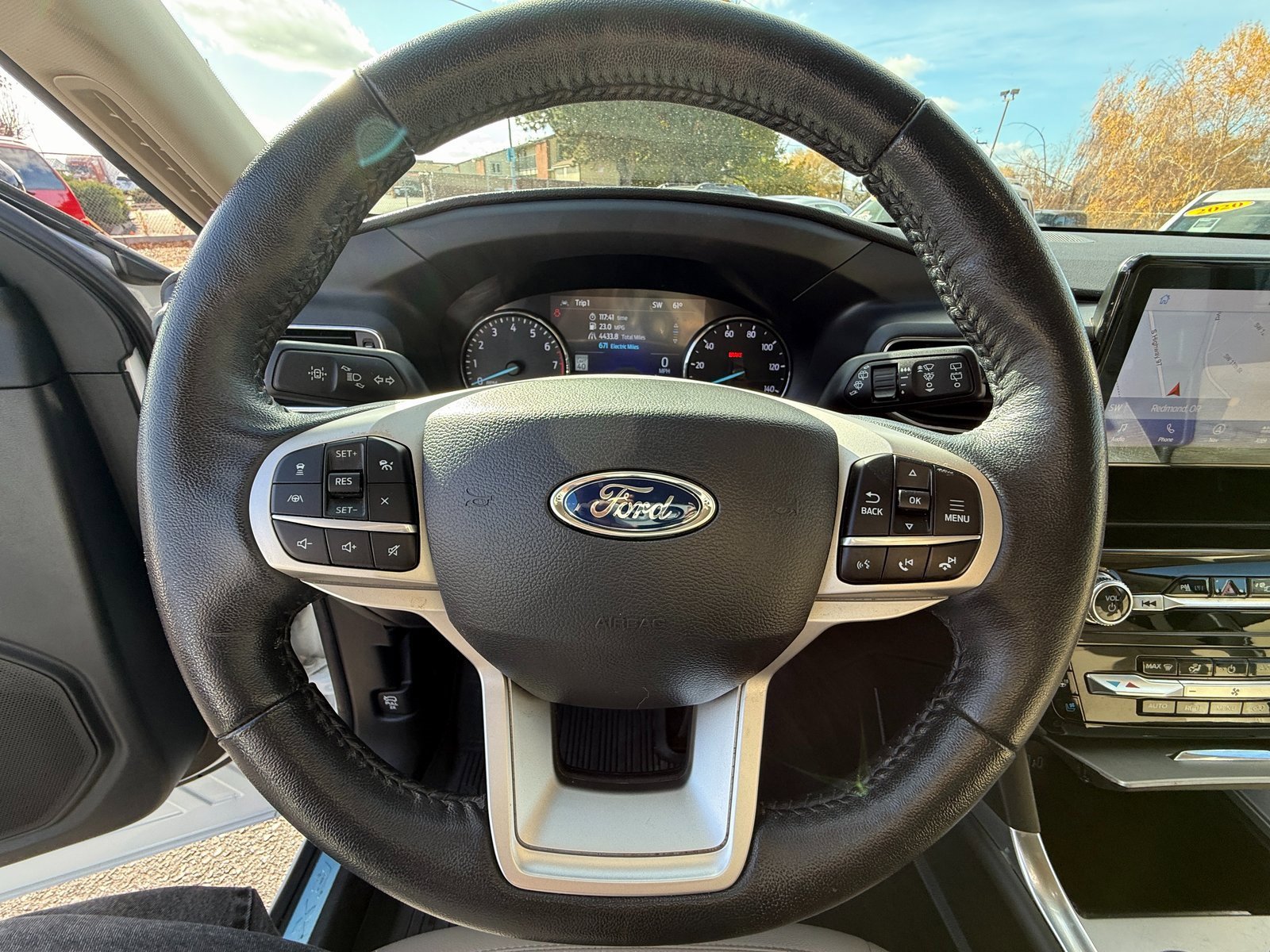 Used 2022 Ford Explorer Limited w/ Hybrid Equipment Group 310A image 12