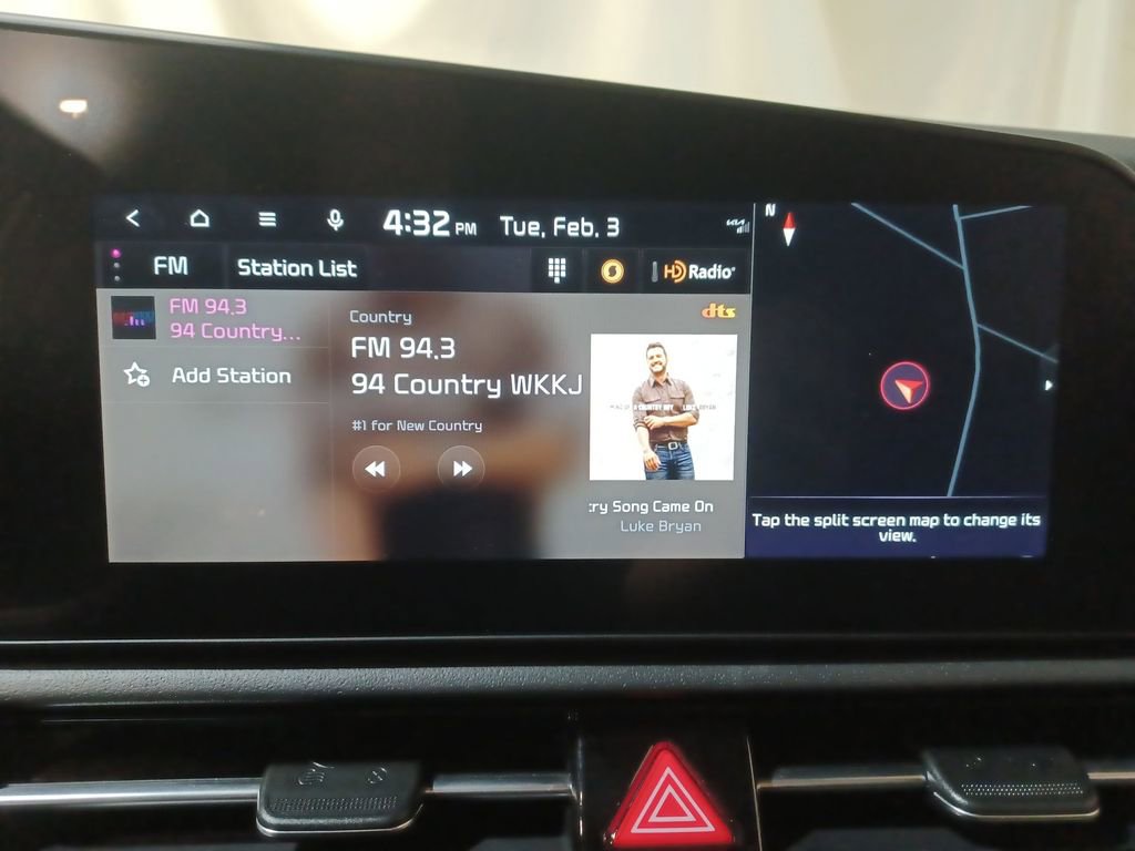 Used 2024 Kia Niro EX Touring image 12