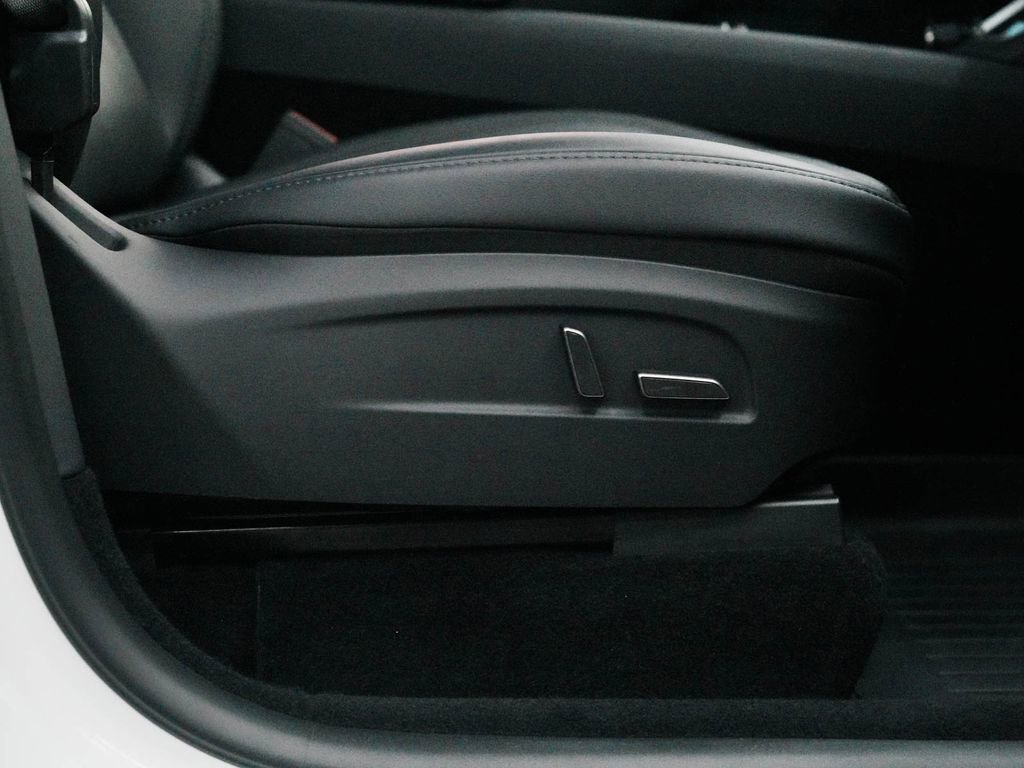 Used 2026 Tesla Model Y Long Range image 30