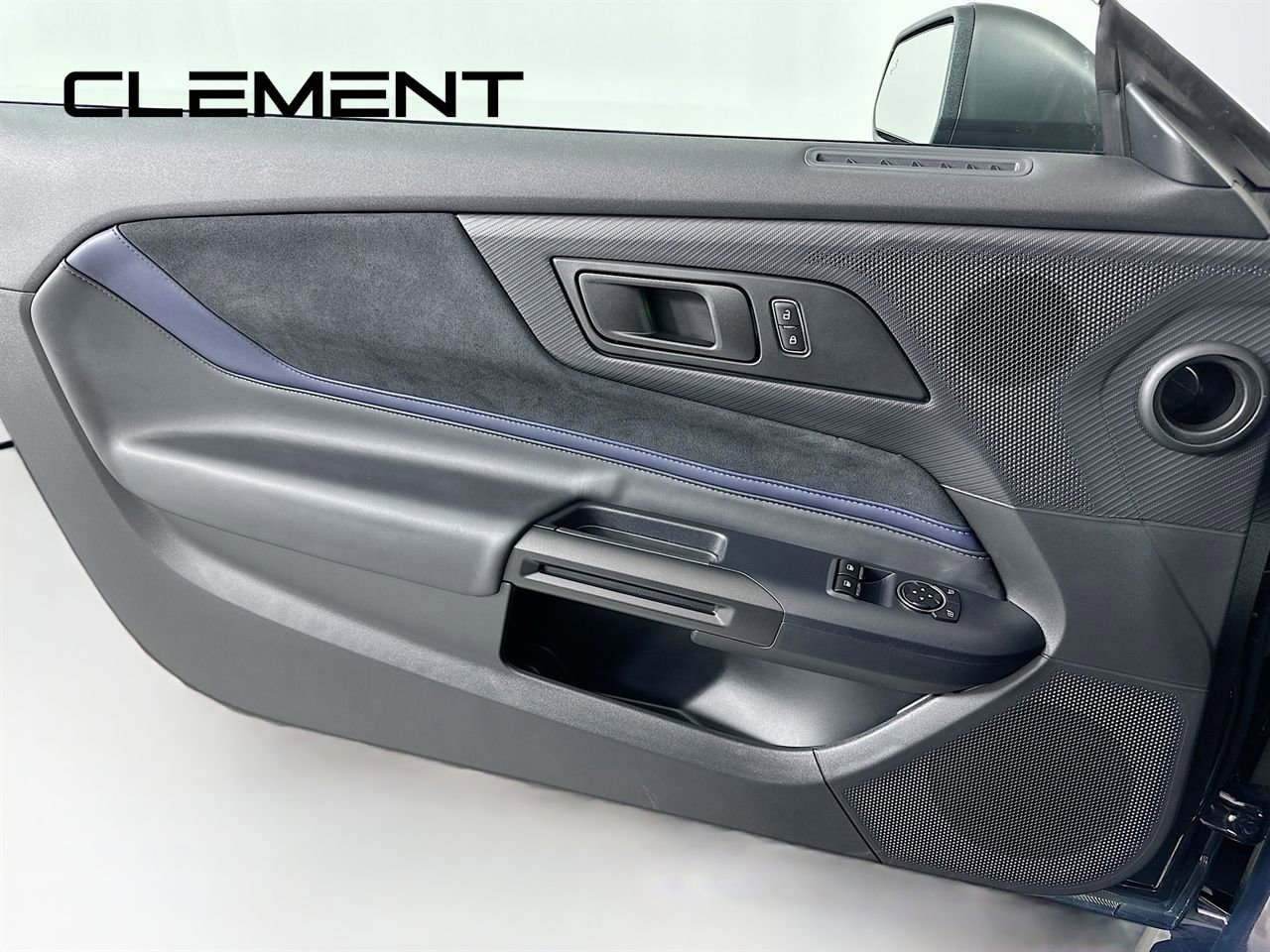 Used 2025 Ford Mustang Dark Horse image 30