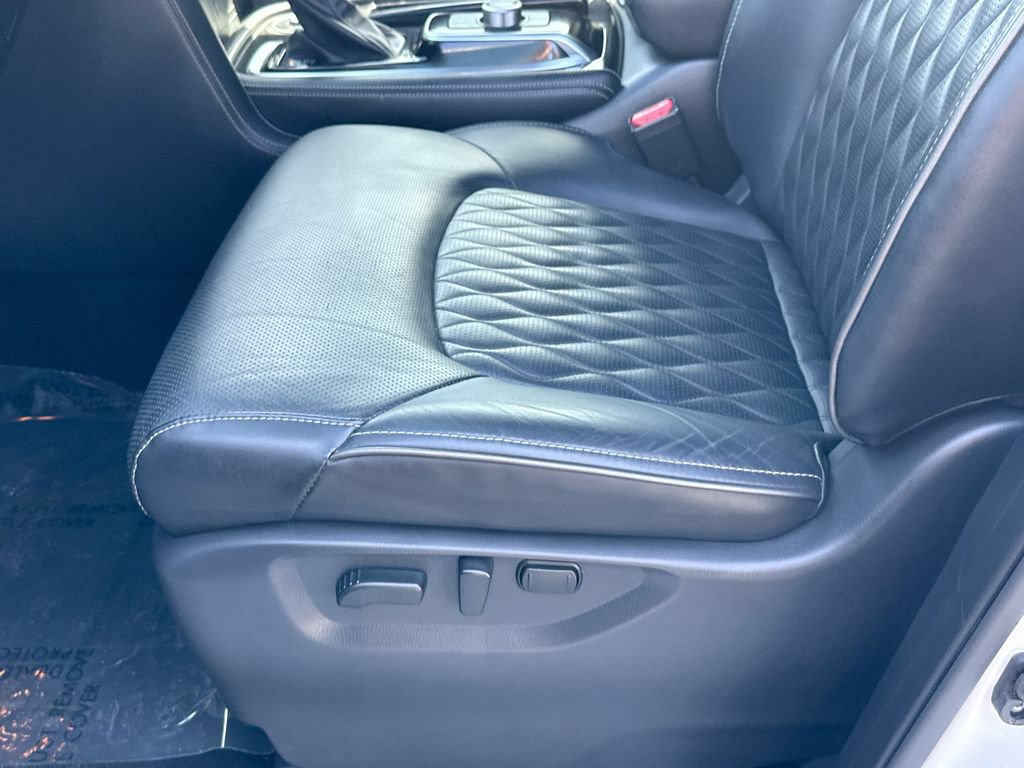 Used 2024 INFINITI QX80 Sensory w/ Cargo Package RWD image 19