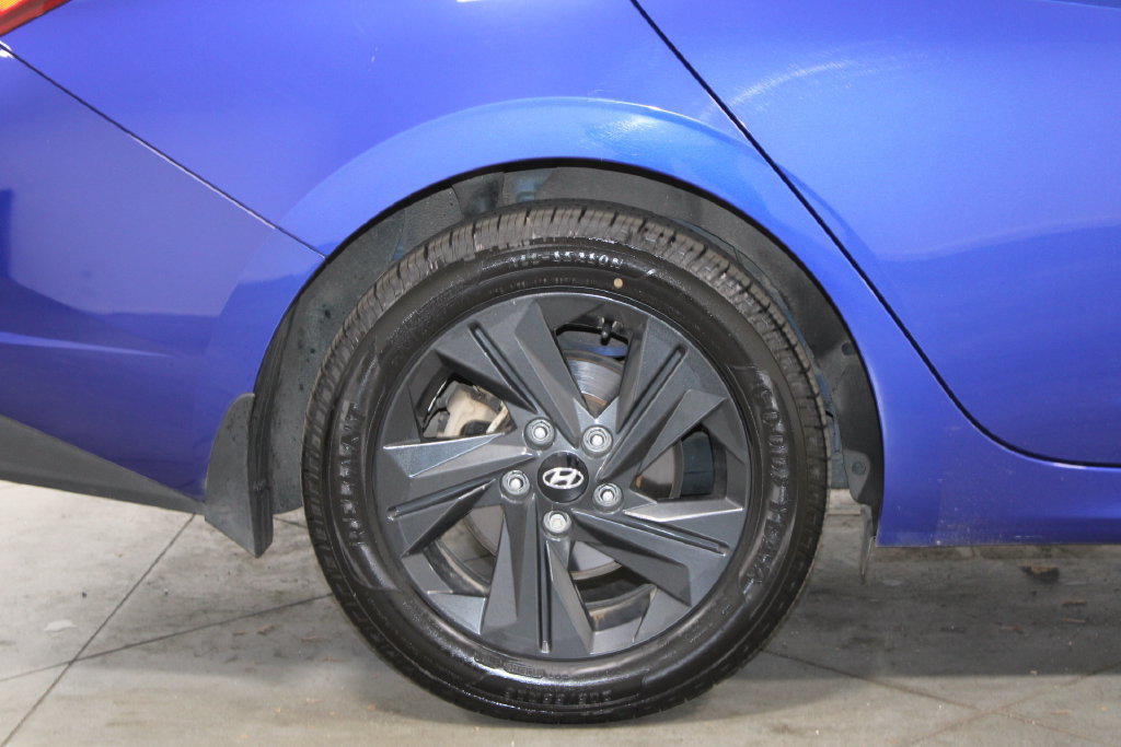 Used 2023 Hyundai Elantra SEL FWD image 13