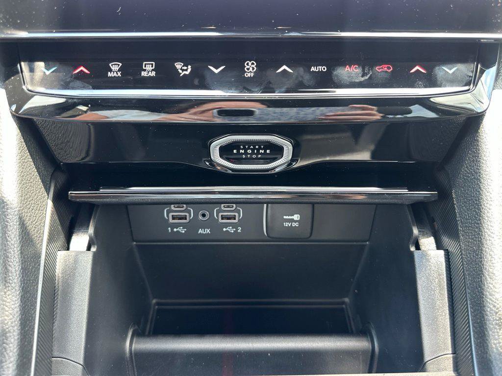 New 2026 Jeep Grand Cherokee Limited w/ Limited Altitude Package RWD image 39