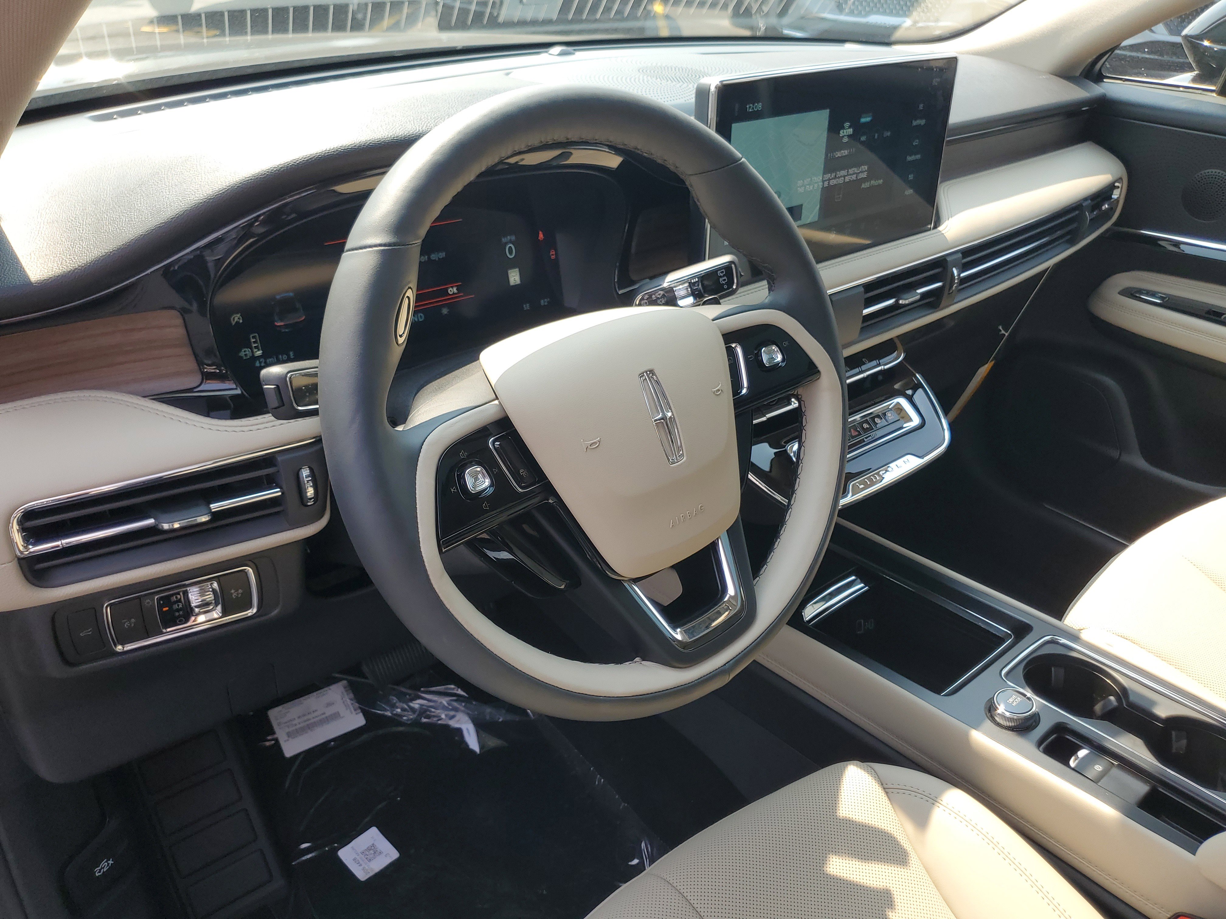 New 2025 Lincoln Corsair Reserve image 13