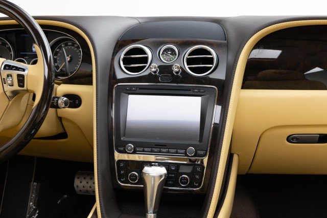 Used 2015 Bentley Flying Spur W12 image 22